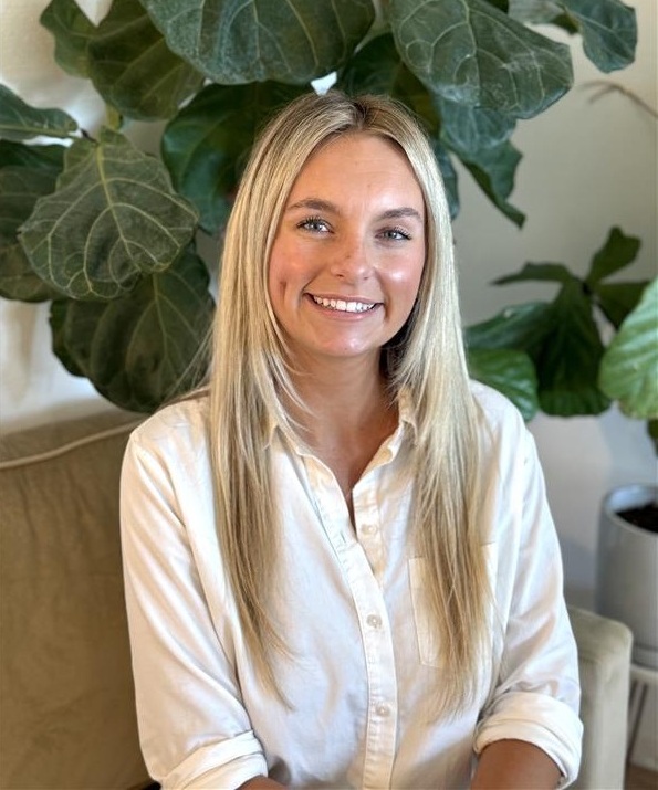 Photo of Claudia Kraake, Associate Marriage Family Therapist. Claudia is a therapist
        in San Luis Obispo providing therapy services with DeRose Therapy Group